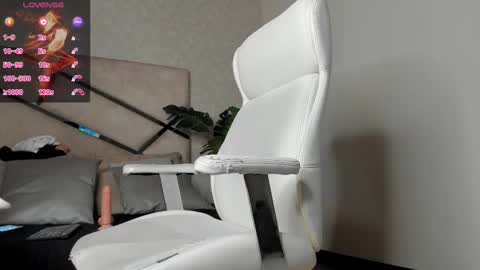 Snapshot of noahcrux chatting on 3, 3, 2025 Noah online show from 3, 3, 2025