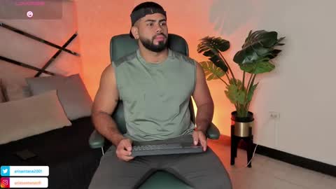 Snapshot of noahcrux chatting on 10, 9, 2025 Noah online show from 10, 9, 2025