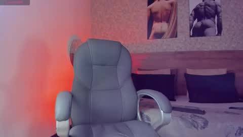 Snapshot of noahcrux chatting on 24, 10, 2025 Noah online show from 24, 10, 2025