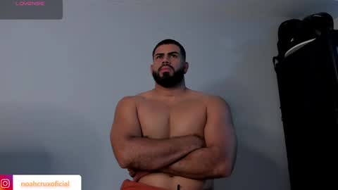 Snapshot of noahcrux chatting on 1, 11, 2025 Noah online show from 1, 11, 2025