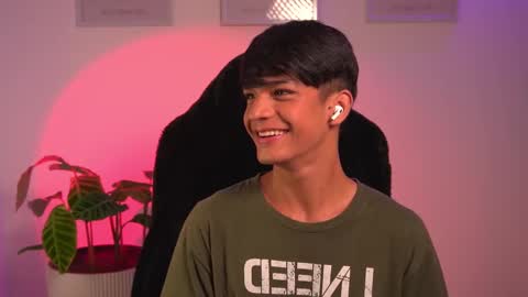 Snapshot of noahh_th03 chatting on 21, 2, 2025 Noah online show from 21, 2, 2025