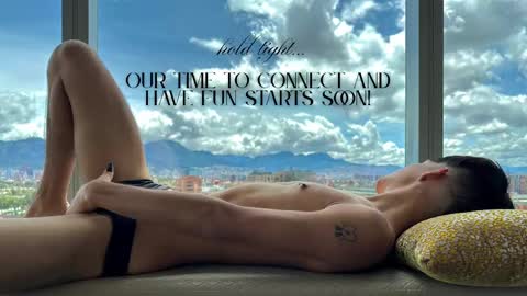 Snapshot of noahh_th03 chatting on 11, 9, 2025 Noah online show from 11, 9, 2025