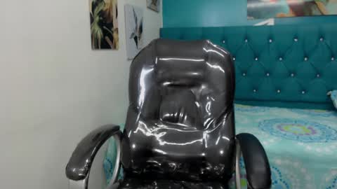 Snapshot of noha_scott chatting on 12, 1, 2025 Noha Scott online show from 12, 1, 2025