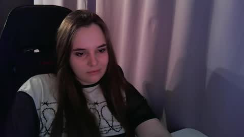 noir_ember_ online show from 19, 9, 2025