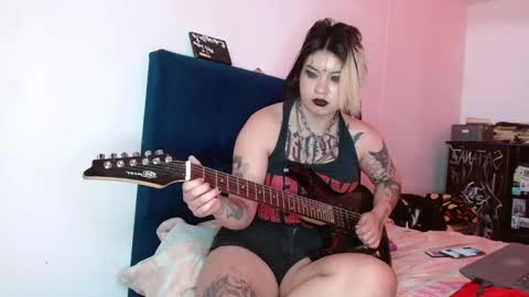 Snapshot of noise_anny chatting on 11, 1, 2025 anny online show from 11, 1, 2025