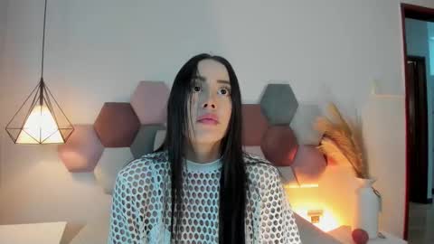 Nora Da Silva online show from 26, 10, 2025