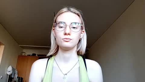 Lola online show from 4, 10, 2025