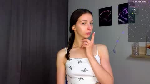 Hello My name is Helene NTMU  Finger up if u like what u see online show from 29, 9, 2025