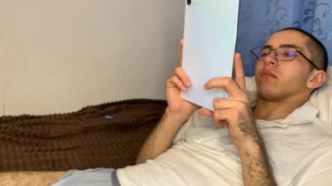 Snapshot of notatheeena chatting on 17, 10, 2025 notatheeena online show from 17, 10, 2025