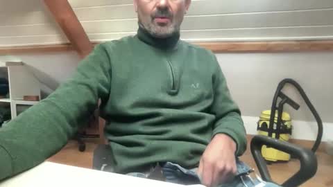 noux69 online show from 17, 11, 2025