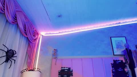 nova_ross online show from 25, 10, 2025