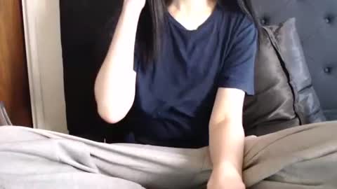 Snapshot of novafrey chatting on 2, 11, 2025 Olivia online show from 2, 11, 2025