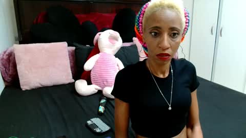 Snapshot of nubiangiggles chatting on 21, 9, 2025 Nubiangiggles online show from 21, 9, 2025