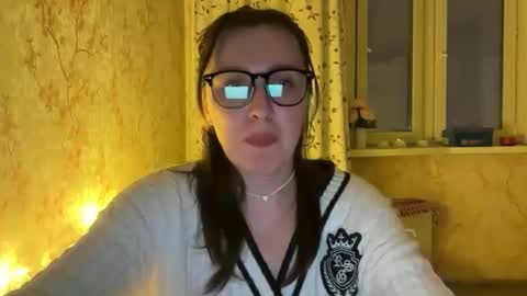 Snapshot of nuitblanche_vibes chatting on 17, 11, 2025 nuitblanche_vibes online show from 17, 11, 2025