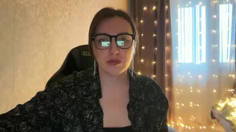 Snapshot of nuitblanche_vibes chatting on 28, 11, 2025 nuitblanche_vibes online show from 28, 11, 2025