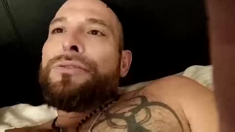 Snapshot of nunez78121 chatting on 1, 10, 2025 El Guapo online show from 1, 10, 2025