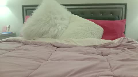 Snapshot of nursekittyslut chatting on 25, 2, 2025 nursekittyslut online show from 25, 2, 2025