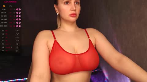 Snapshot of nutcrewlove chatting on 15, 11, 2025 WEELCOMEEEEEEEEEE online show from 15, 11, 2025