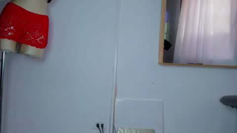 Laura nyu online show from 19, 11, 2025