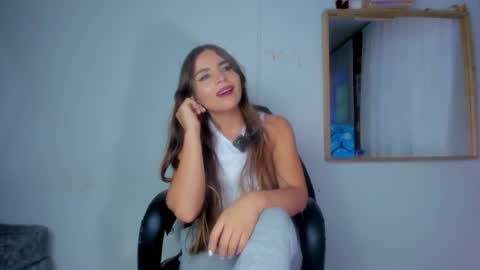 Laura nyu online show from 16, 1, 2026