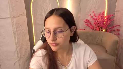 Online 800 to 1400 online show from 3, 10, 2025