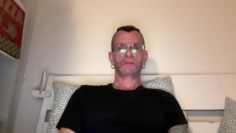 Snapshot of o_johnny_deep_o chatting on 11, 3, 2026 Jonathan Deep online show from 11, 3, 2026