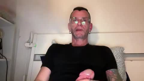 Snapshot of o_johnny_deep_o chatting on 12, 3, 2026 Jonathan Deep online show from 12, 3, 2026