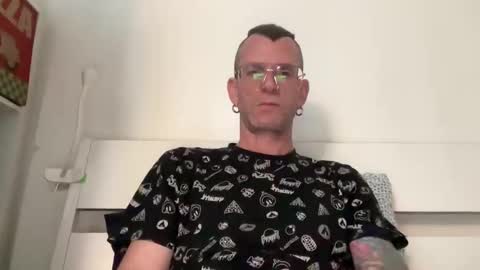 Snapshot of o_johnny_deep_o chatting on 23, 3, 2026 Jonathan Deep online show from 23, 3, 2026