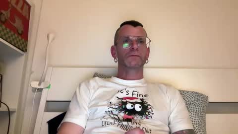 Snapshot of o_johnny_deep_o chatting on 25, 3, 2026 Jonathan Deep online show from 25, 3, 2026