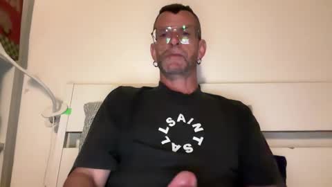 Snapshot of o_johnny_deep_o chatting on 4, 4, 2026 Jonathan Deep online show from 4, 4, 2026