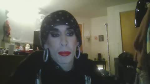 Snapshot of obsessed_glambert chatting on 6, 10, 2025 obsessed_glambert online show from 6, 10, 2025