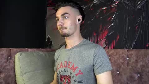 Snapshot of oceanheat chatting on 17, 12, 2025 OceanHeart online show from 17, 12, 2025