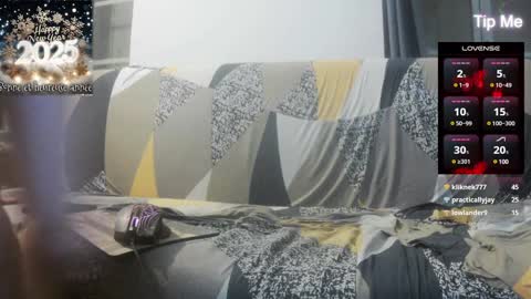 Brad Pitt online show from 2, 1, 2025