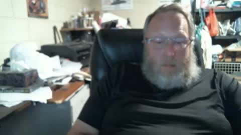 Snapshot of oddobsessions chatting on 17, 10, 2025 oddobsessions online show from 17, 10, 2025