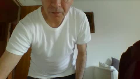 oelmabruk70 online show from 24, 11, 2025