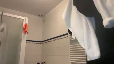 officialmee04 online show from 6, 2, 2026