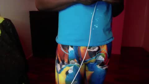 Snapshot of officialmoneyxxx chatting on 14, 10, 2025 Money online show from 14, 10, 2025