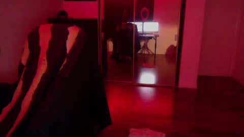 Snapshot of officialmoneyxxx chatting on 20, 10, 2025 Money online show from 20, 10, 2025