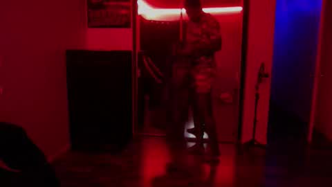 Snapshot of officialmoneyxxx chatting on 30, 10, 2025 Money online show from 30, 10, 2025