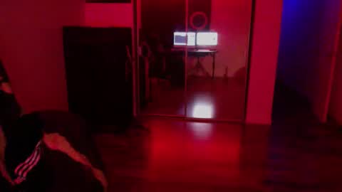 Snapshot of officialmoneyxxx chatting on 18, 11, 2025 Money online show from 18, 11, 2025