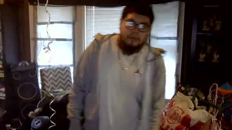 Snapshot of oflores77 chatting on 8, 3, 2026 oscar flores online show from 8, 3, 2026