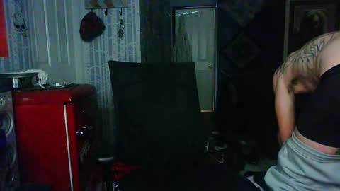 Snapshot of oh_you_know69 chatting on 30, 10, 2025 who dares toss me some tips lets have fun online show from 30, 10, 2025