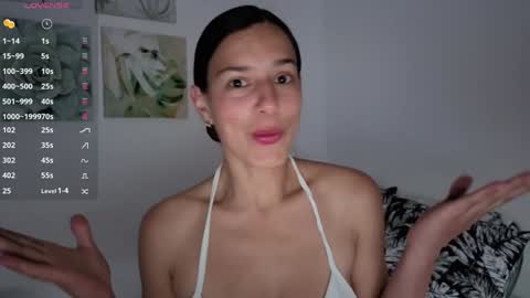 Snapshot of ohanna_ chatting on 8, 11, 2025 ohanna_ online show from 8, 11, 2025