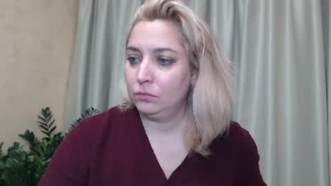 Snapshot of ohsweetiren chatting on 7, 12, 2024 Iren online show from 7, 12, 2024