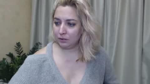 Snapshot of ohsweetiren chatting on 10, 12, 2024 Iren online show from 10, 12, 2024