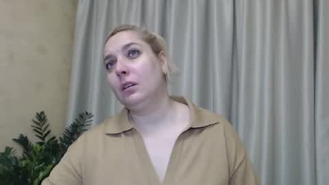 Snapshot of ohsweetiren chatting on 11, 12, 2024 Iren online show from 11, 12, 2024