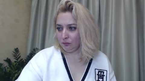 Snapshot of ohsweetiren chatting on 15, 12, 2024 Iren online show from 15, 12, 2024