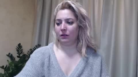 Snapshot of ohsweetiren chatting on 13, 2, 2025 Iren online show from 13, 2, 2025