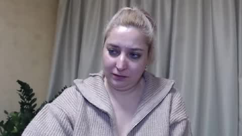 Snapshot of ohsweetiren chatting on 19, 2, 2025 Iren online show from 19, 2, 2025