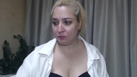 Snapshot of ohsweetiren chatting on 21, 9, 2025 Iren online show from 21, 9, 2025